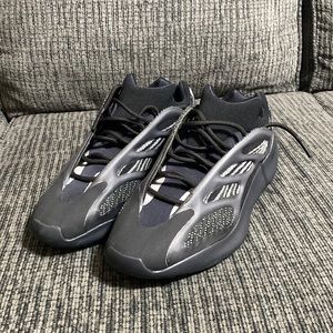 Adidas Yeezy 700 V3 Alvah “Dark Glow”